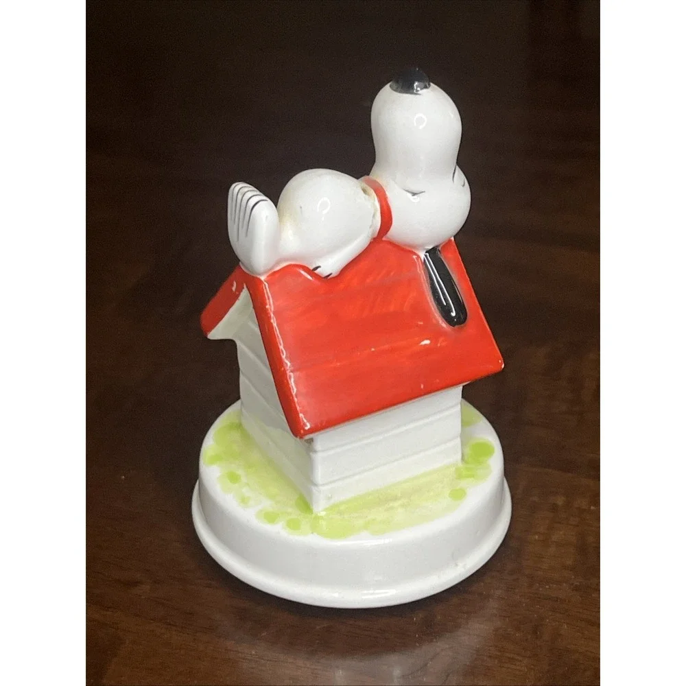 Vtg Peanuts Snoopy Music Box - It Works The Song 